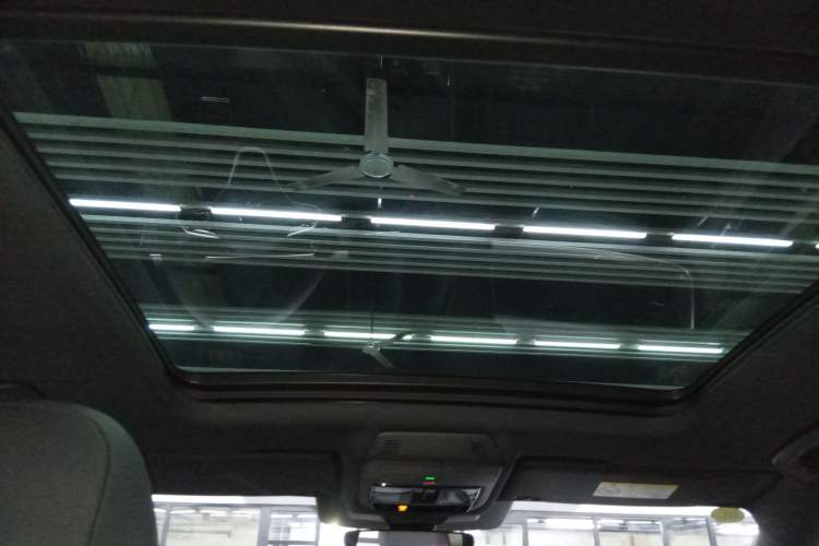 Used Volkswagen Tayron 2025 Tiguan L 380TSI 4Motion Luxury Easy Package Headliner