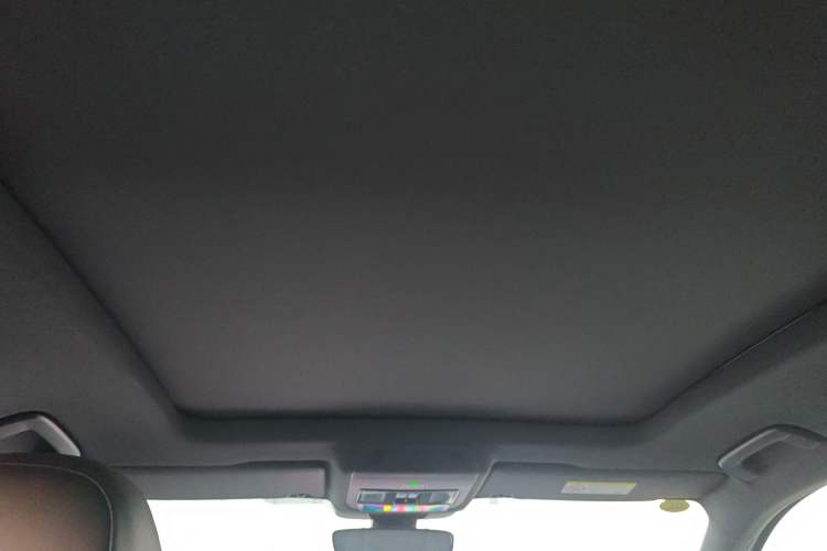 Used Volkswagen Tayron 2025 Tharu L 330TSI Two-Wheel Drive Elite City Package Headliner