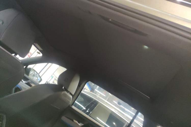 Used Volkswagen Tayron 2025 Tiguan L 380TSI 4Motion Luxury Easy Package Headliner