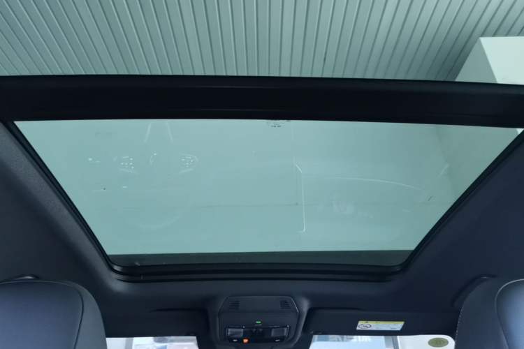 Used Volkswagen Tayron 2025 Tiguan L 380TSI 4Motion Luxury Easy Package Headliner