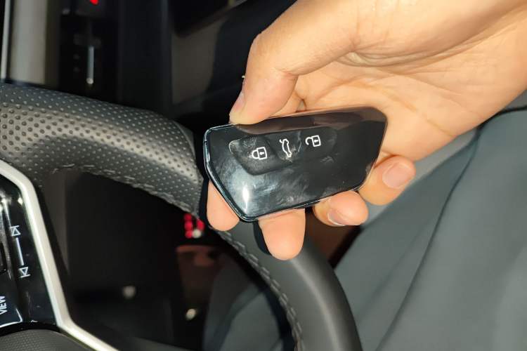 Used Volkswagen Tayron 2025 Tiguan L 380TSI 4Motion Luxury Interior 1