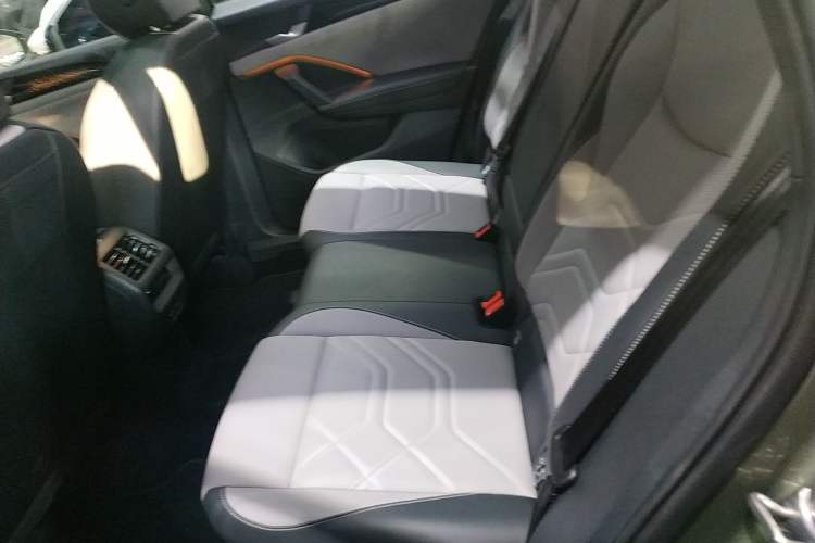 Used Volkswagen Tayron 2025 Tiguan L 380TSI 4Motion Luxury Easy Package Interior 4