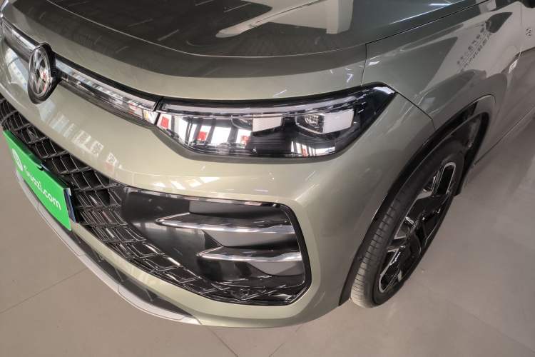 Used Volkswagen Tayron 2025 Tiguan L 380TSI 4Motion Luxury Easy Package Left Front Headlight