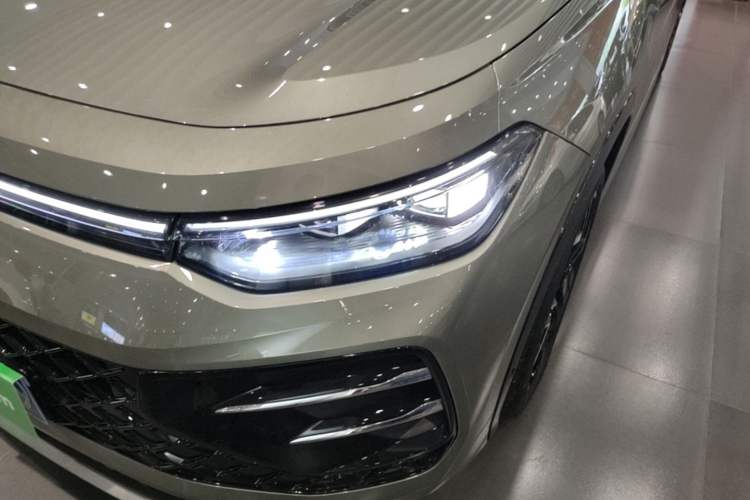 Used Volkswagen Tayron 2025 Tiguan L 380TSI 4Motion Luxury Easy Package Left Front Headlight