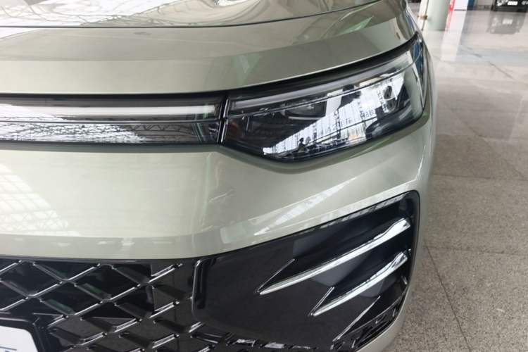 Used Volkswagen Tayron 2025 Tiguan L 380TSI 4Motion Luxury Easy Package Left Front Headlight