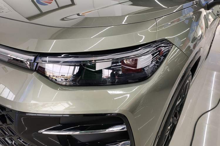 Used Volkswagen Tayron 2025 Tiguan L 380TSI 4Motion Luxury Easy Package Left Front Headlight