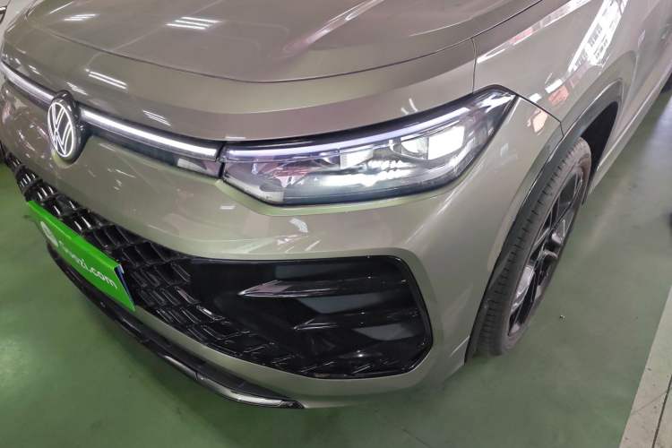 Used Volkswagen Tayron 2025 Tiguan L 380TSI 4Motion Luxury Easy Package Left Front Headlight