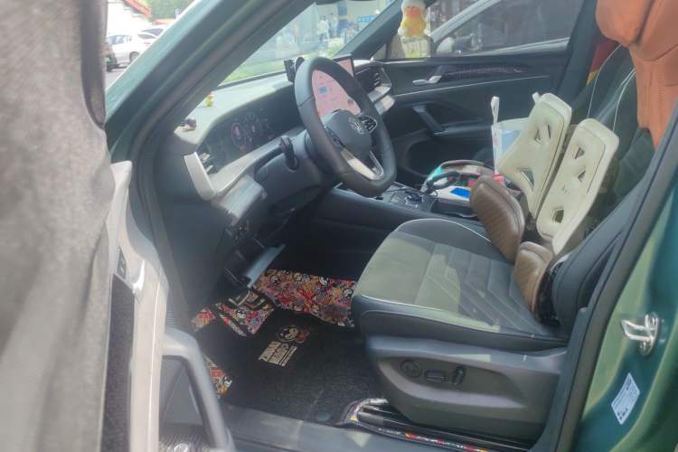 Used Volkswagen Tayron 2025 Tharu L 330TSI Two-Wheel Drive Elite City Package Left Front Seat