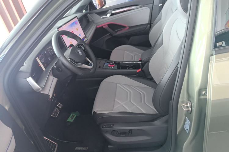 Used Volkswagen Tayron 2025 Tiguan L 380TSI 4Motion Luxury Left Front Seat