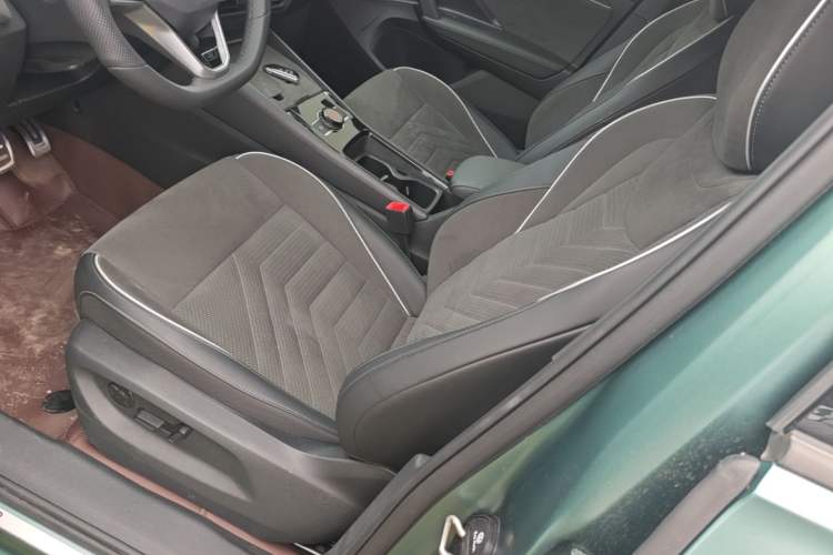 Used Volkswagen Tayron 2025 Tharu L 330TSI Two-Wheel Drive Elite City Package Left Front Seat