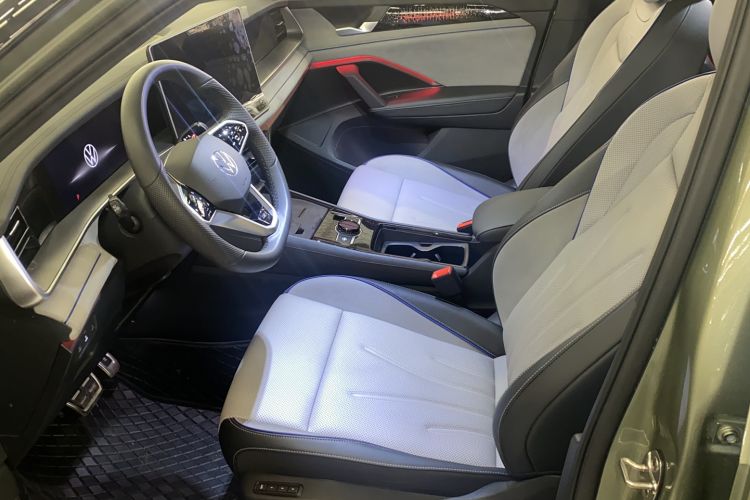 Used Volkswagen Tayron 2025 Tiguan L 380TSI 4Motion Luxury Easy Package Left Front Seat