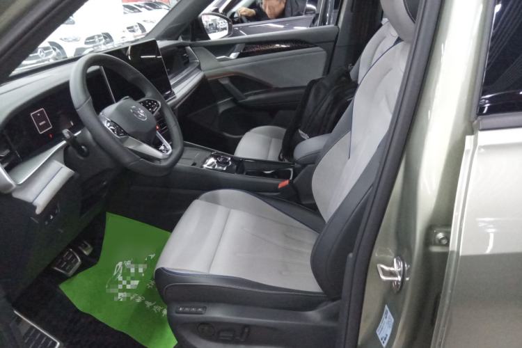Used Volkswagen Tayron 2025 Tiguan L 380TSI 4Motion Luxury Easy Package Left Front Seat