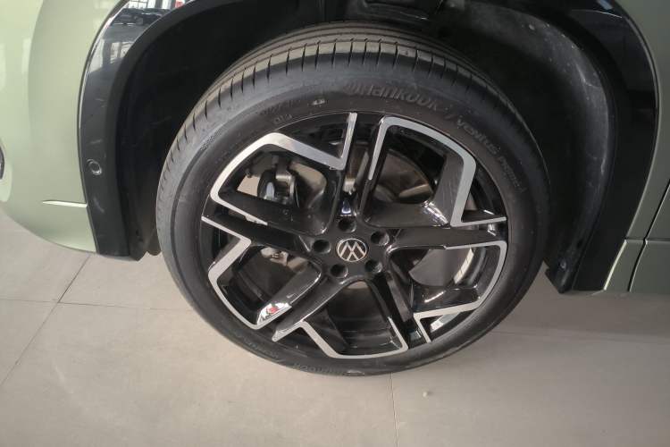 Used Volkswagen Tayron 2025 Tiguan L 380TSI 4Motion Luxury Easy Package Left Front Wheel Hub