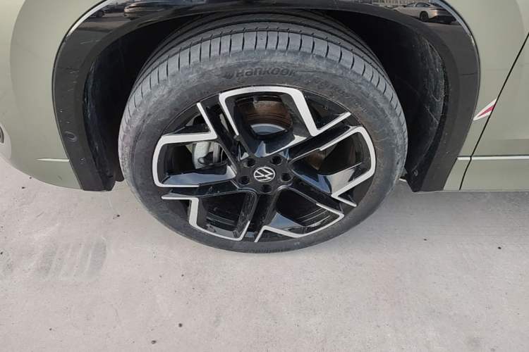 Used Volkswagen Tayron 2025 Tiguan L 380TSI 4Motion Luxury Easy Package Left Front Wheel Hub