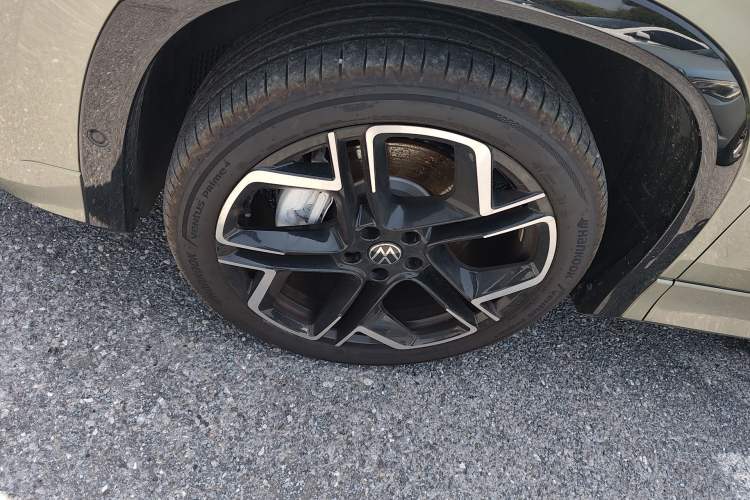 Used Volkswagen Tayron 2025 Tiguan L 380TSI 4Motion Luxury Easy Package Left Front Wheel Hub