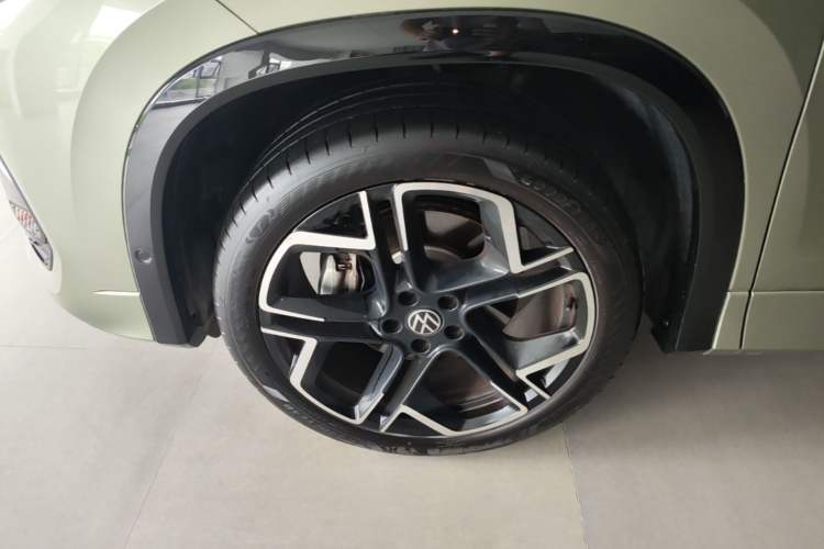 Used Volkswagen Tayron 2025 Tiguan L 380TSI 4Motion Luxury Left Front Wheel Hub