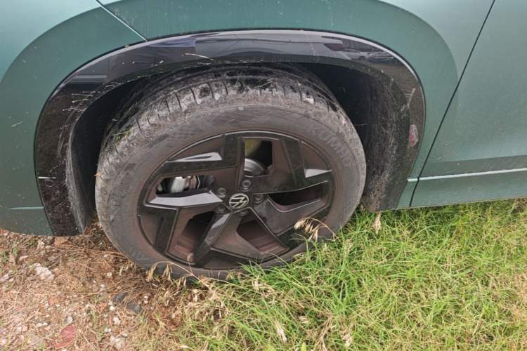 Used Volkswagen Tayron 2025 Tharu L 330TSI Two-Wheel Drive Elite City Package Left Front Wheel Hub