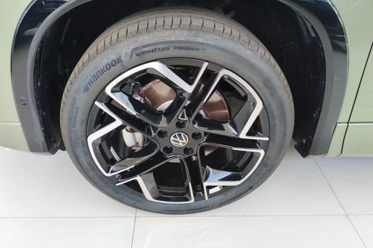Used Volkswagen Tayron 2025 Tiguan L 380TSI 4Motion Luxury Left Front Wheel Hub