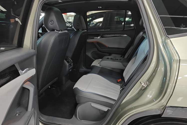 Used Volkswagen Tayron 2025 Tiguan L 380TSI 4Motion Luxury Easy Package Left Rear Seat