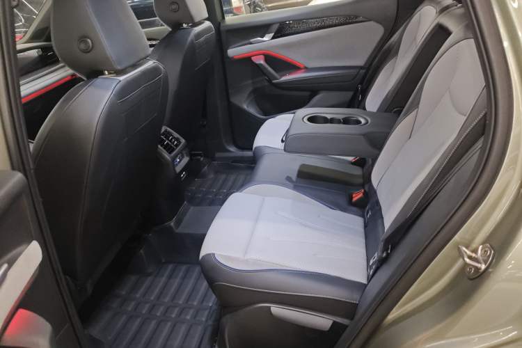 Used Volkswagen Tayron 2025 Tiguan L 380TSI 4Motion Luxury Easy Package Left Rear Seat