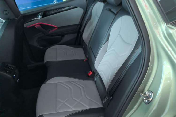 Used Volkswagen Tayron 2025 Tiguan L 380TSI 4Motion Luxury Left Rear Seat