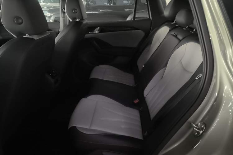 Used Volkswagen Tayron 2025 Tiguan L 380TSI 4Motion Luxury Easy Package Left Rear Seat