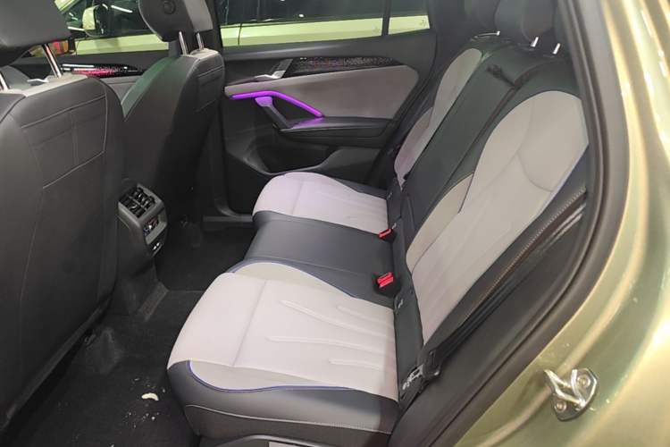 Used Volkswagen Tayron 2025 Tiguan L 380TSI 4Motion Luxury Easy Package Left Rear Seat