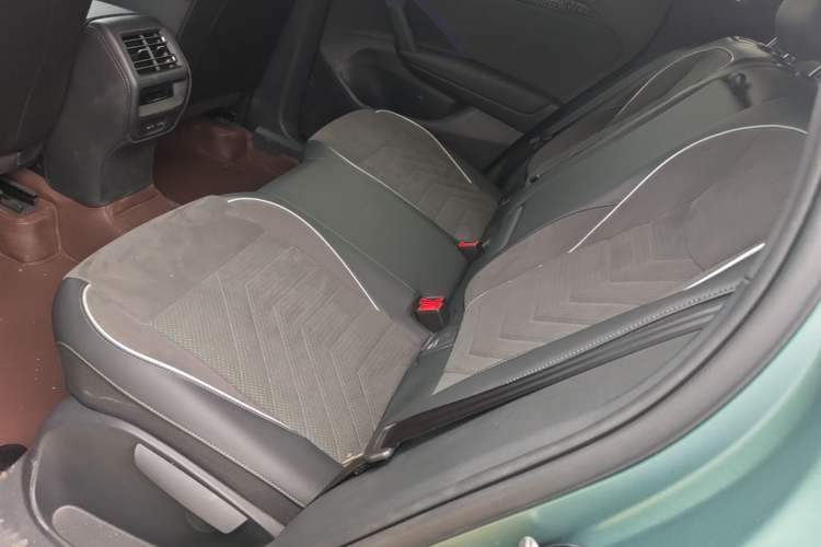 Used Volkswagen Tayron 2025 Tharu L 330TSI Two-Wheel Drive Elite City Package Left Rear Seat