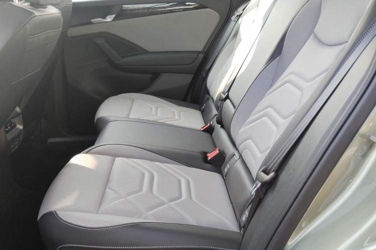 Used Volkswagen Tayron 2025 Tiguan L 380TSI 4Motion Luxury Easy Package Left Rear Seat