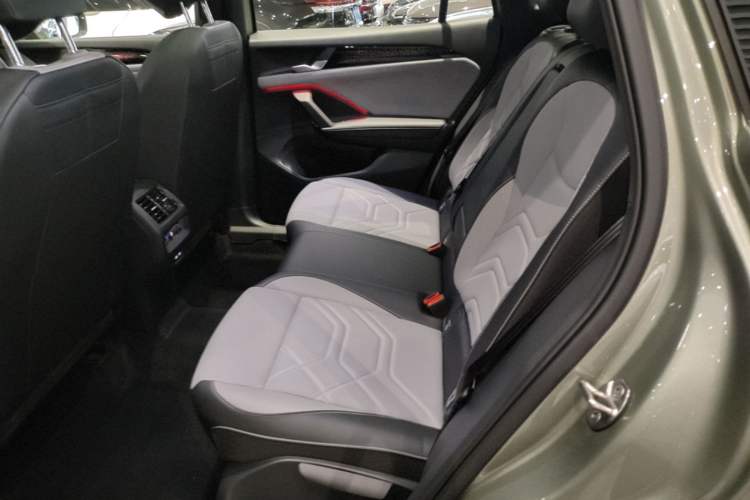 Used Volkswagen Tayron 2025 Tiguan L 380TSI 4Motion Luxury Easy Package Left Rear Seat