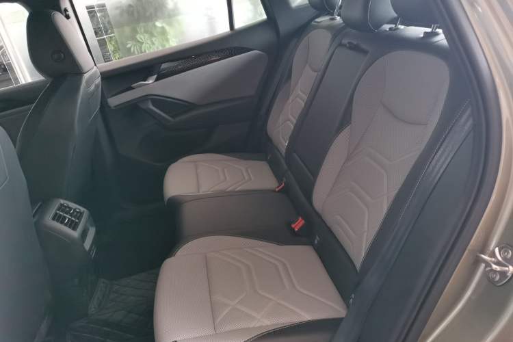 Used Volkswagen Tayron 2025 Tiguan L 380TSI 4Motion Luxury Left Rear Seat