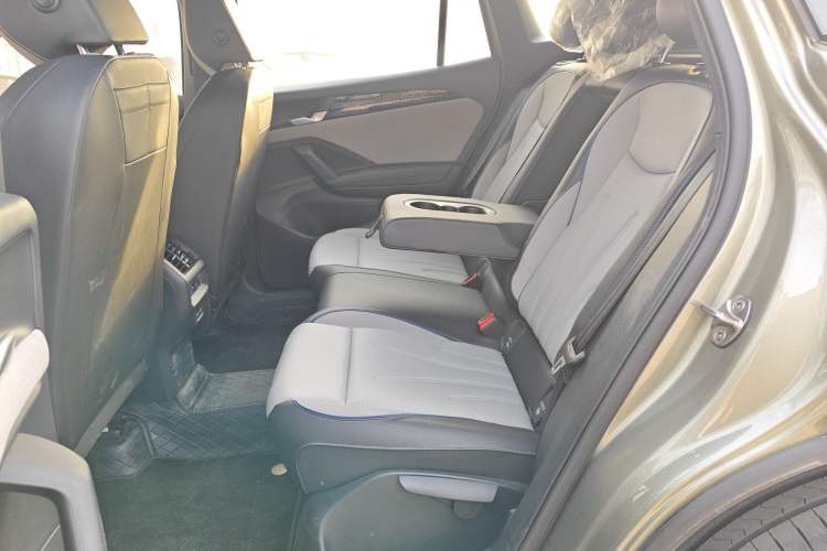 Used Volkswagen Tayron 2025 Tiguan L 380TSI 4Motion Luxury Easy Package Left Rear Seat