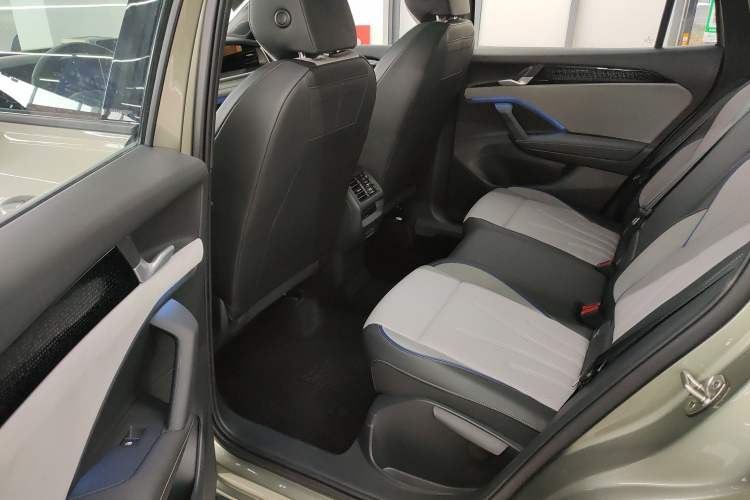Used Volkswagen Tayron 2025 Tiguan L 380TSI 4Motion Luxury Easy Package Left Rear Seat