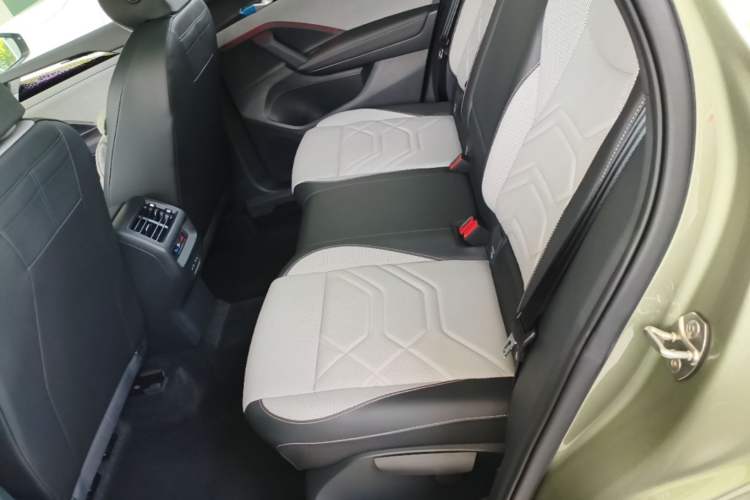 Used Volkswagen Tayron 2025 Tiguan L 380TSI 4Motion Luxury Left Rear Seat