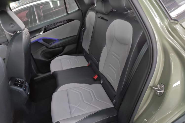 Used Volkswagen Tayron 2025 Tiguan L 380TSI 4Motion Luxury Easy Package Left Rear Seat