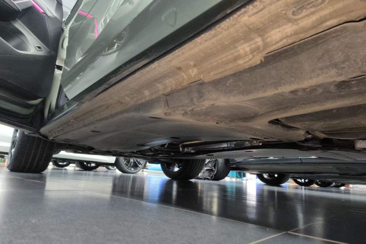 Used Volkswagen Tayron 2025 Tiguan L 380TSI 4Motion Luxury Left Side Sill