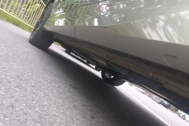 Used Volkswagen Tayron 2025 Tiguan L 380TSI 4Motion Luxury Left Side Sill