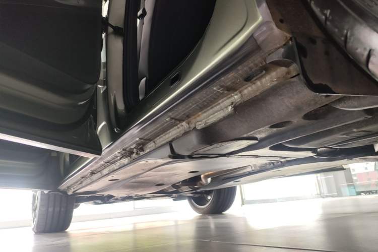 Used Volkswagen Tayron 2025 Tiguan L 380TSI 4Motion Luxury Left Side Sill