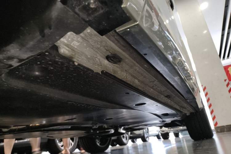 Used Volkswagen Tayron 2025 Tiguan L 380TSI 4Motion Luxury Easy Package Left Side Sill