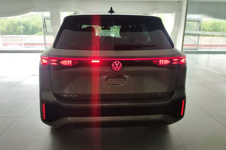 Used Volkswagen Tayron 2025 Tiguan L 380TSI 4Motion Luxury Rear