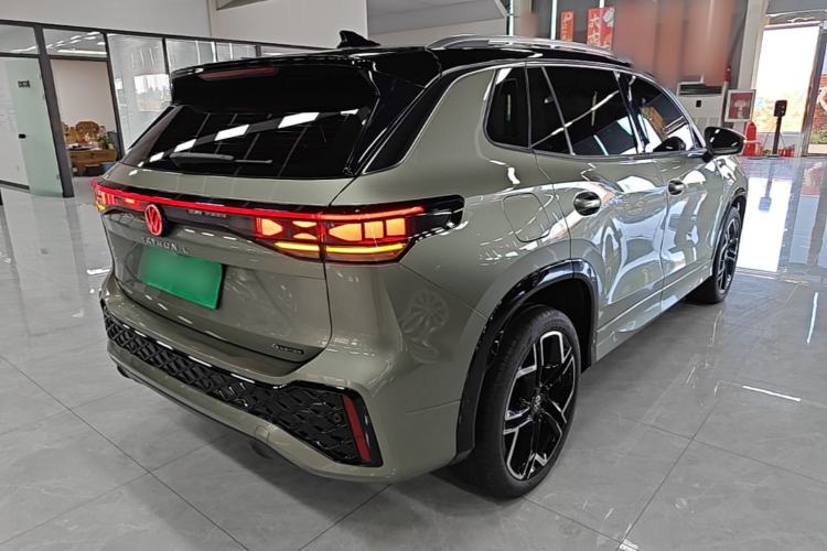 Used Volkswagen Tayron 2025 Tiguan L 380TSI 4Motion Luxury Easy Package Rear Right 45 Deg