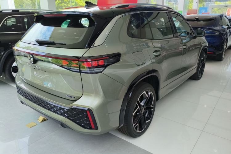 Used Volkswagen Tayron 2025 Tiguan L 380TSI 4Motion Luxury Rear Right 45 Deg