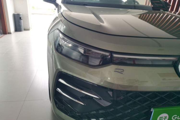 Used Volkswagen Tayron 2025 Tiguan L 380TSI 4Motion Luxury Right Front Headlight
