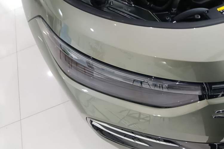 Used Volkswagen Tayron 2025 Tiguan L 380TSI 4Motion Luxury Right Front Headlight