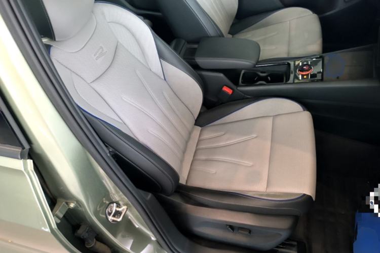 Used Volkswagen Tayron 2025 Tiguan L 380TSI 4Motion Luxury Easy Package Right Front Seat