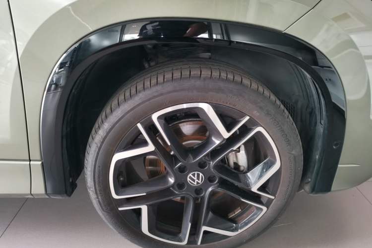 Used Volkswagen Tayron 2025 Tiguan L 380TSI 4Motion Luxury Right Front Wheel Hub