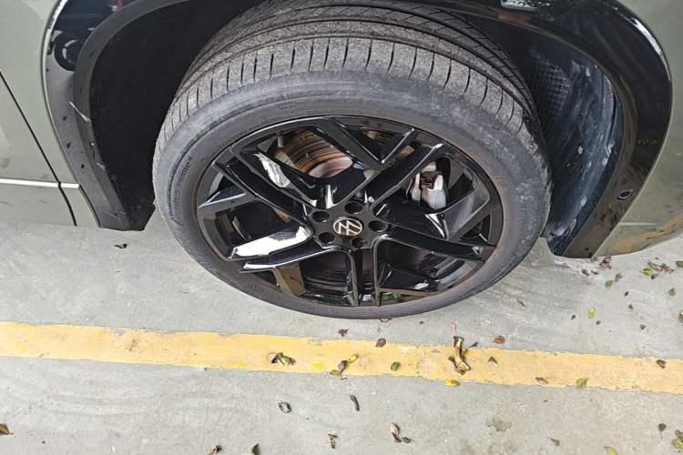 Used Volkswagen Tayron 2025 Tiguan L 380TSI 4Motion Luxury Right Front Wheel Hub