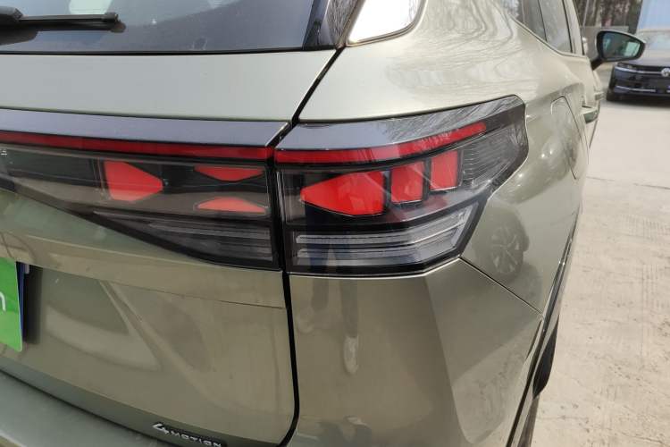Used Volkswagen Tayron 2025 Tiguan L 380TSI 4Motion Luxury Easy Package Right Rear Taillight