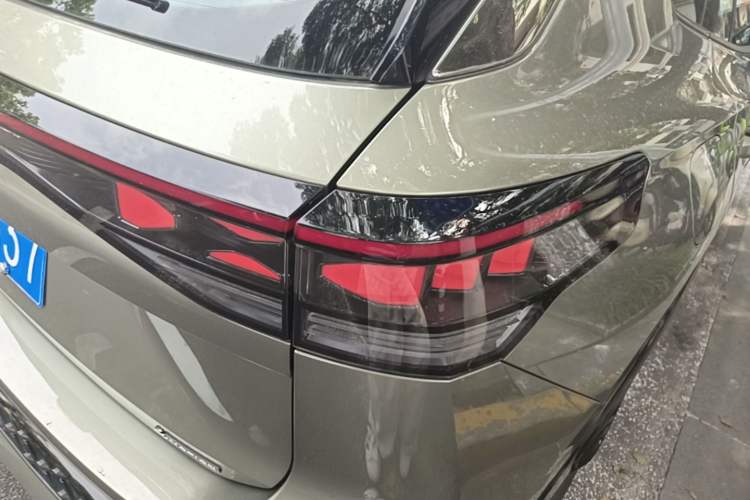 Used Volkswagen Tayron 2025 Tiguan L 380TSI 4Motion Luxury Easy Package Right Rear Taillight