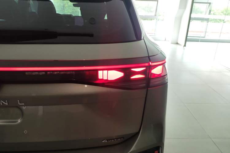 Used Volkswagen Tayron 2025 Tiguan L 380TSI 4Motion Luxury Right Rear Taillight